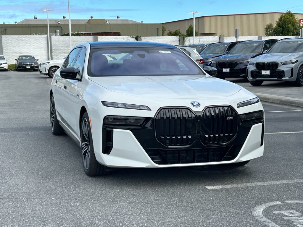 New 2026 BMW i7 M70 w/ Executive Package AWD/4WD image 7