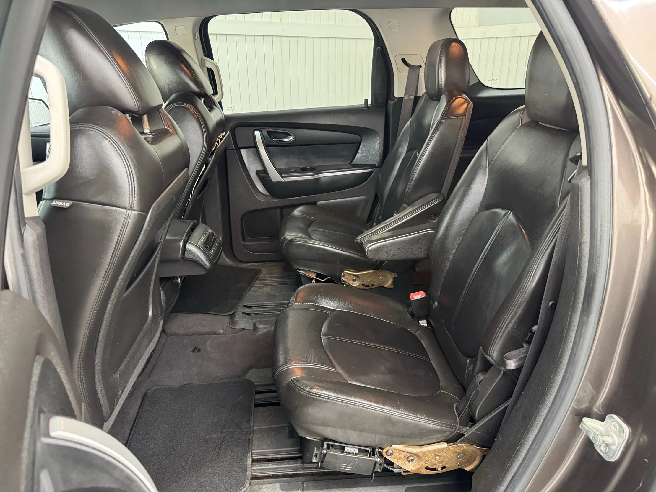 Used 2011 GMC Acadia SLT image 19