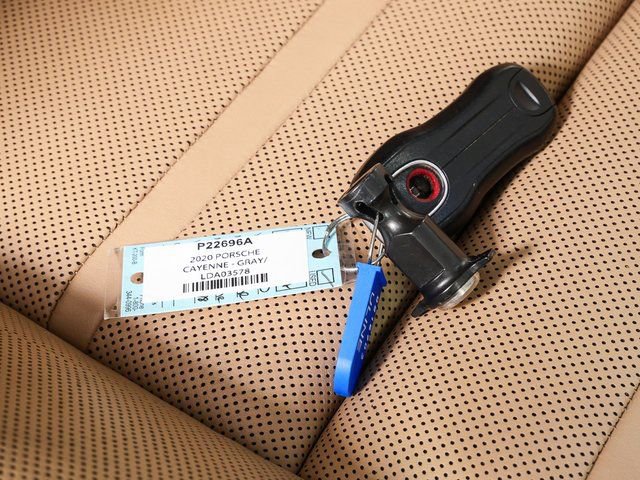 Used 2020 Porsche Cayenne AWD w/ Premium Package Plus image 41