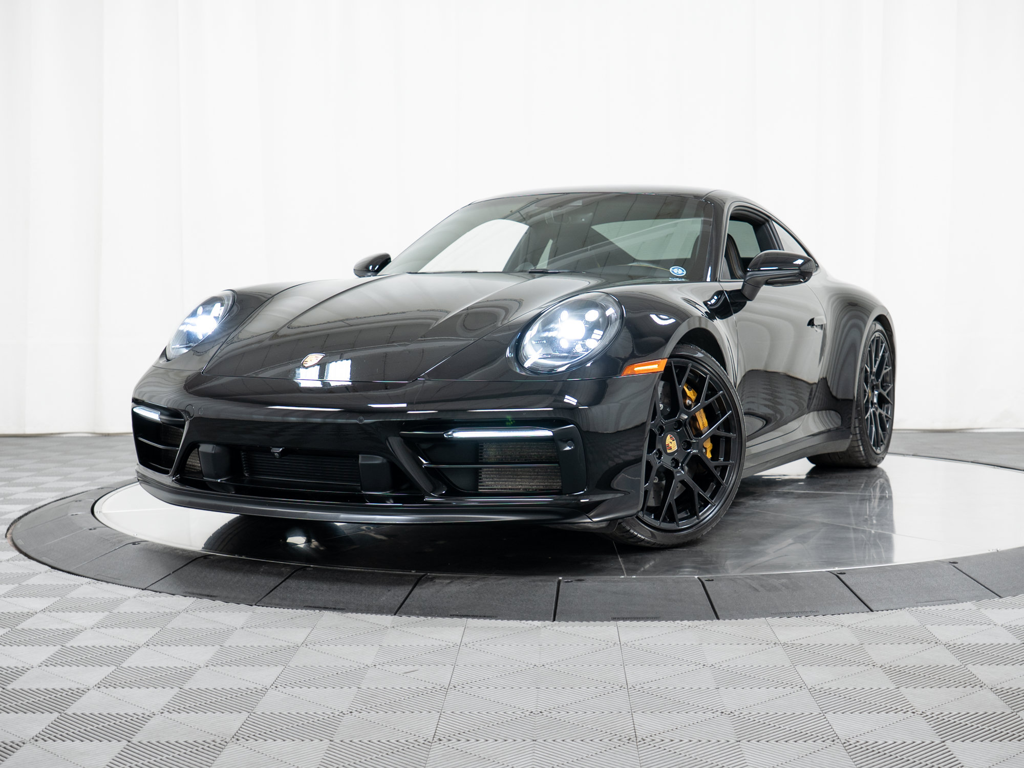 Certified 2023 Porsche 911 Carrera GTS RWD image 35