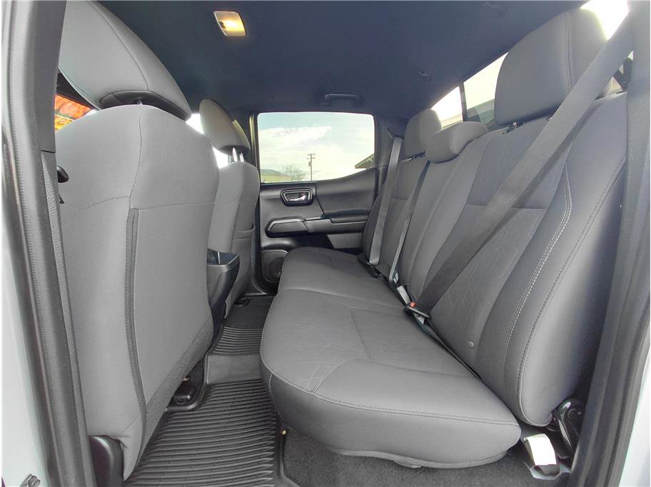 Used 2019 Toyota Tacoma TRD Sport image 9