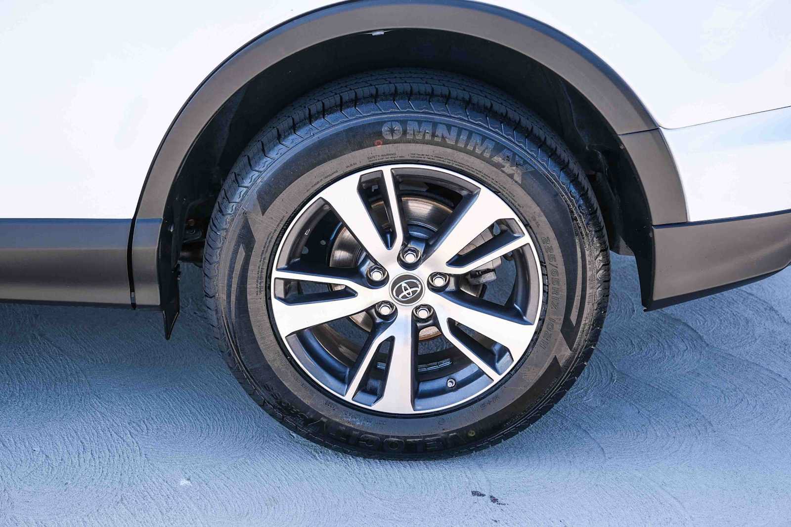 Used 2016 Toyota RAV4 XLE FWD image 9