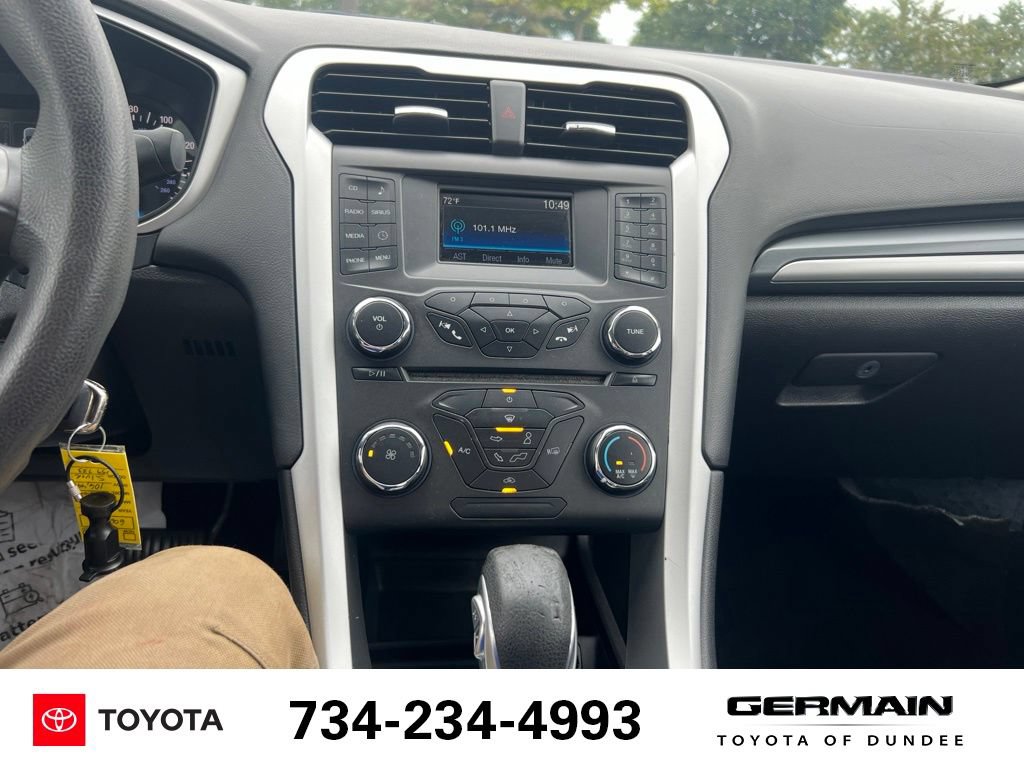Used 2016 Ford Fusion SE FWD image 18