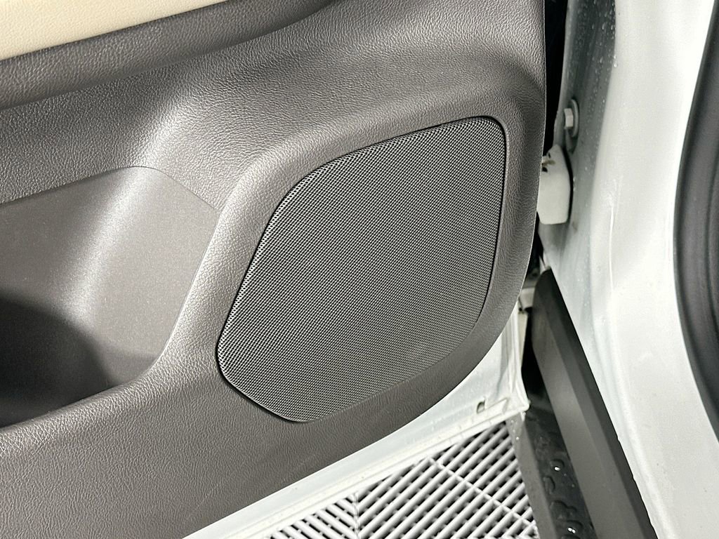 Used 2022 Lincoln Corsair Reserve w/ Equipment Group 201A image 25