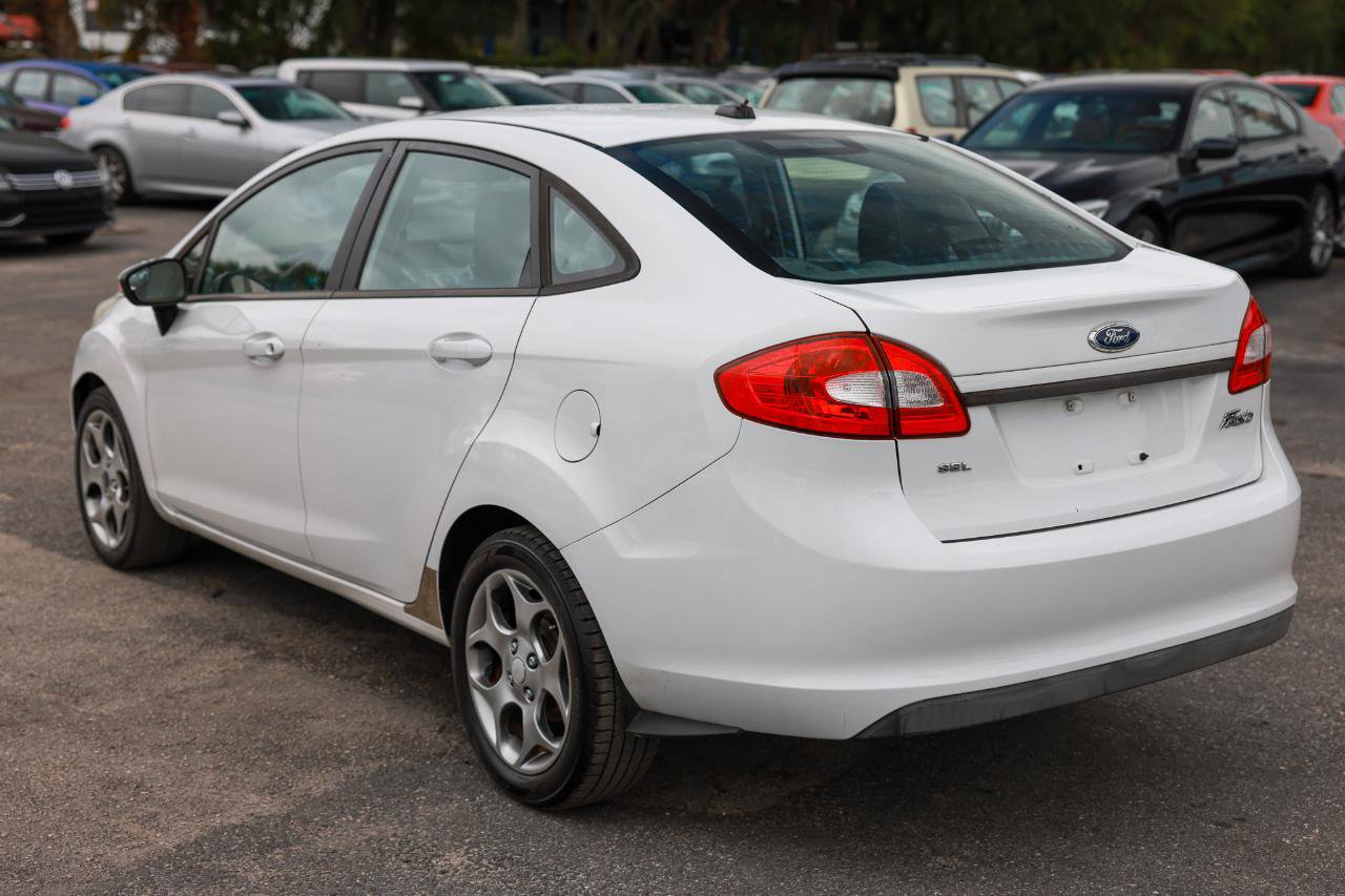 Used 2011 Ford Fiesta SEL FWD image 5