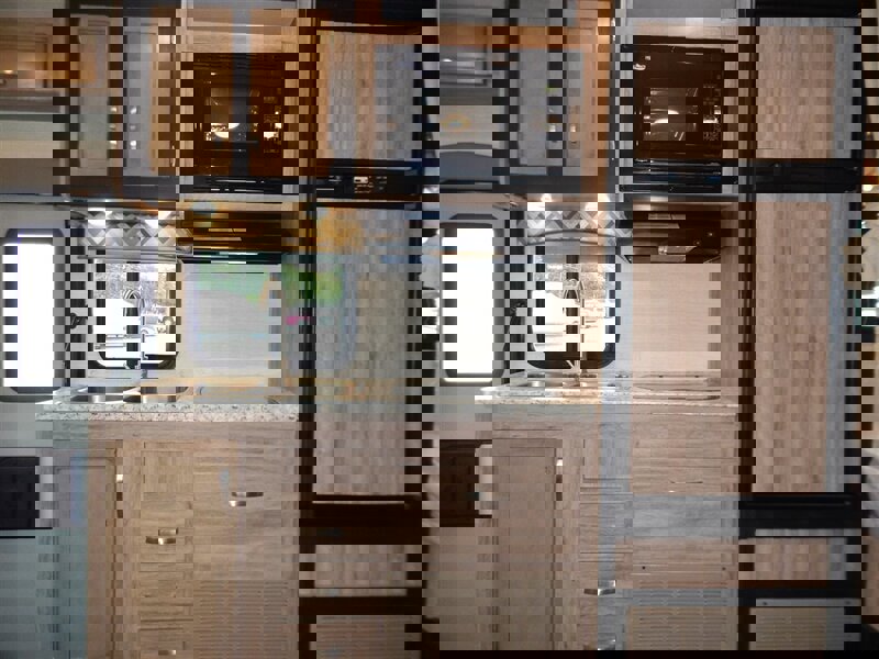 Used 2020 Chevrolet Express 4500 w/ RV Package image 38