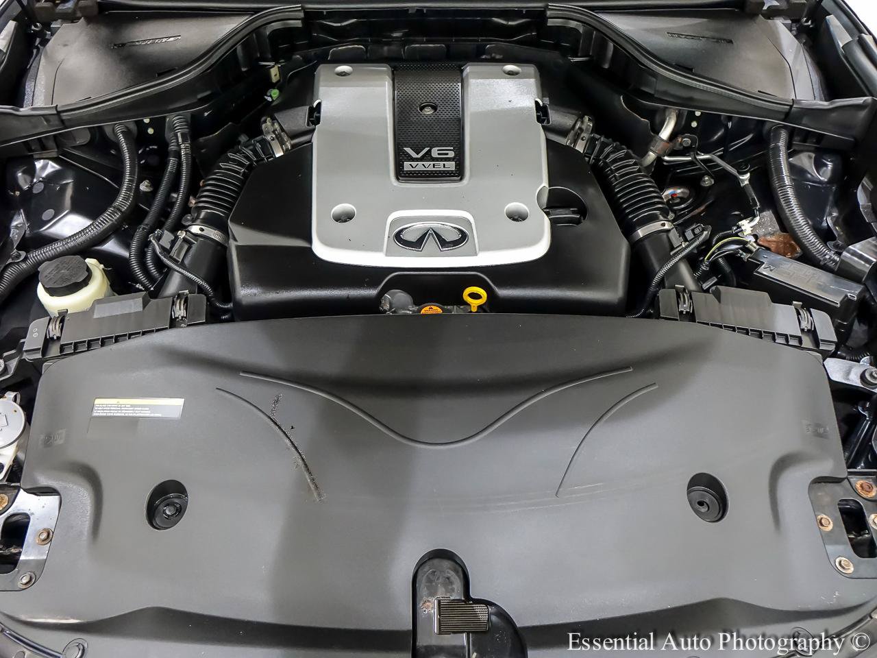 Used 2015 INFINITI Q70 L 3.7 w/ Deluxe Touring Package AWD/4WD image 40