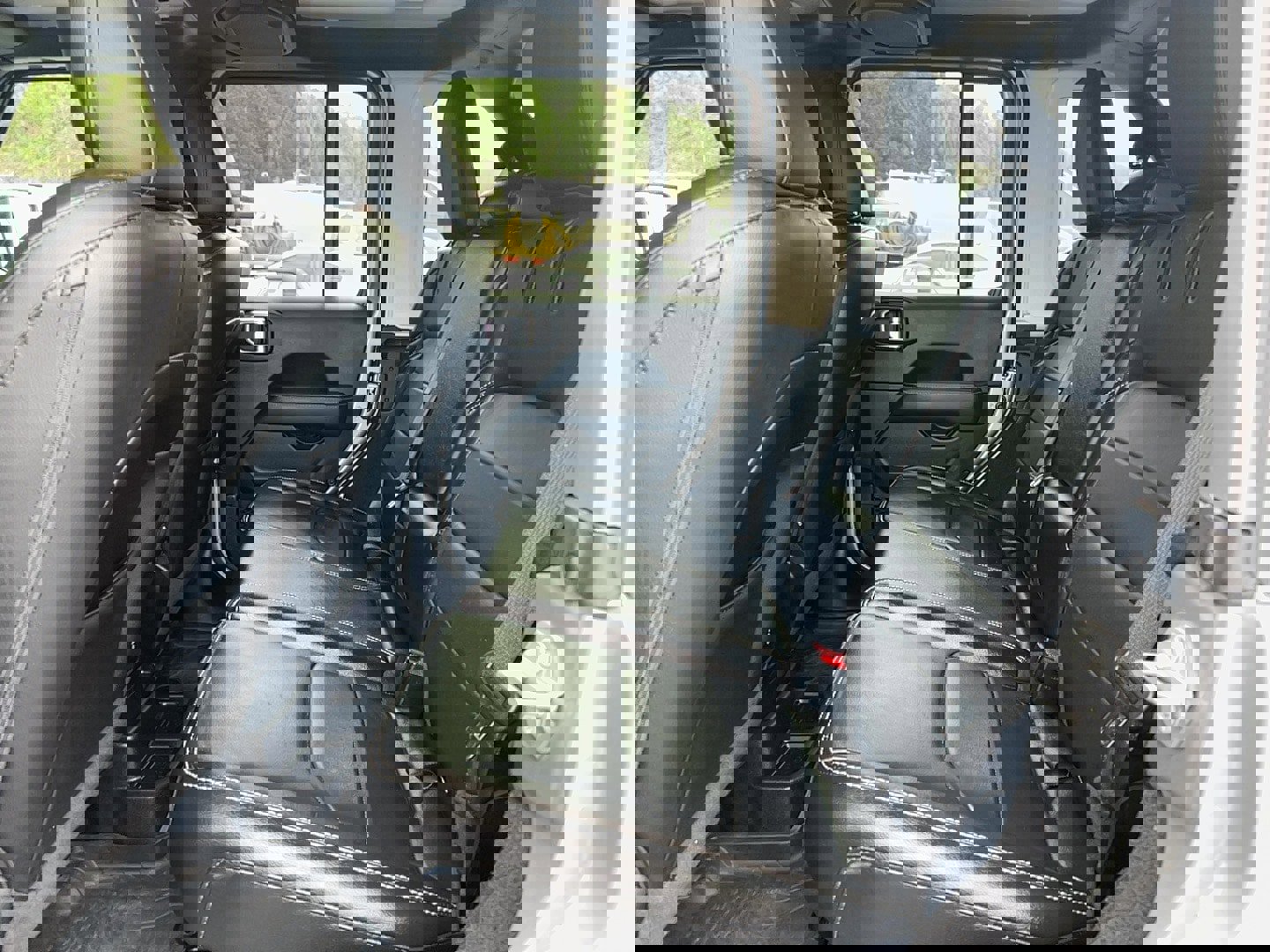 Used 2021 Jeep Wrangler Unlimited Sahara w/ Cold Weather Group image 27