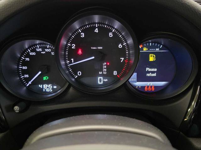 Used 2024 Porsche Macan AWD/4WD image 25