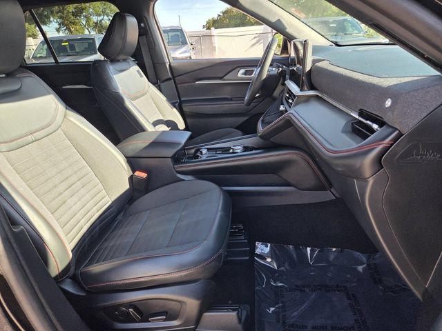 Certified 2025 Ford Explorer ST-Line w/ ST-Line Street Pack AWD/4WD image 19