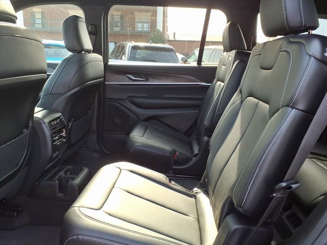 New 2025 Jeep Grand Cherokee L Limited image 10