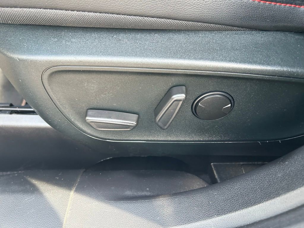 Certified 2022 Ford Escape SEL w/ SEL Stealth AWD Package image 17