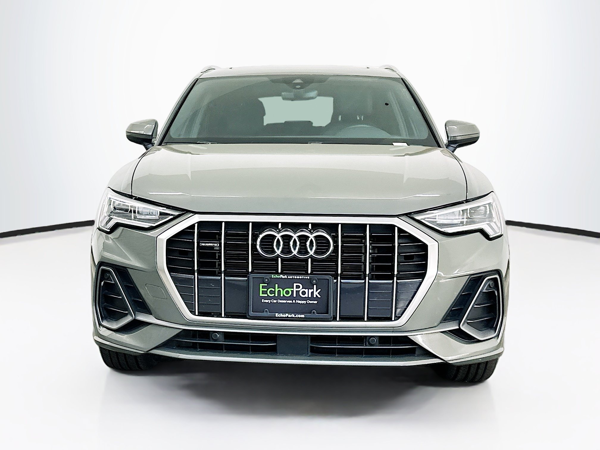Used 2025 Audi Q3 2.0T Premium AWD/4WD image 2