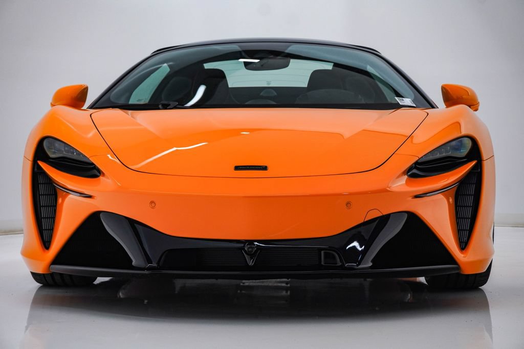 Used 2026 McLaren Artura Spider RWD image 7
