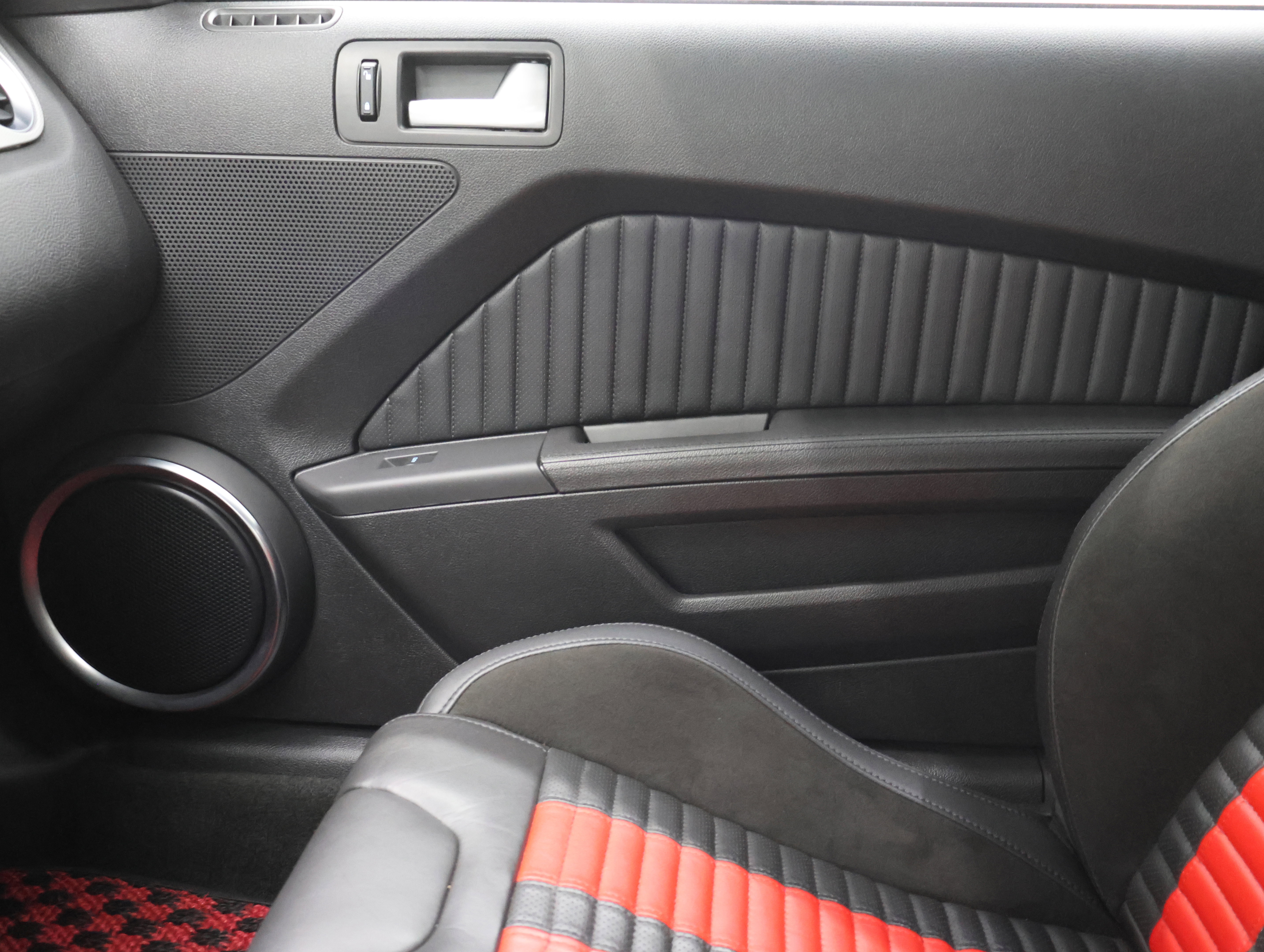 Used 2013 Ford Mustang Shelby GT500 RWD image 13