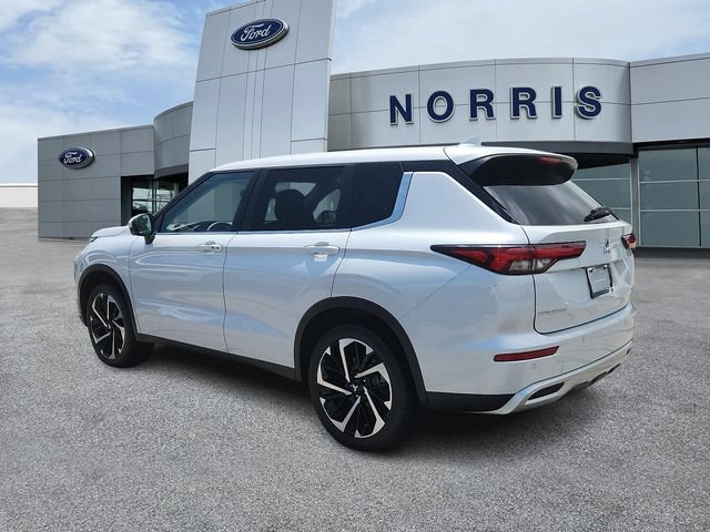 Used 2024 Mitsubishi Outlander SE AWD/4WD image 3