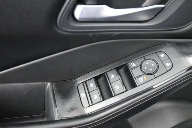 Used 2024 Nissan Rogue SV AWD/4WD image 12