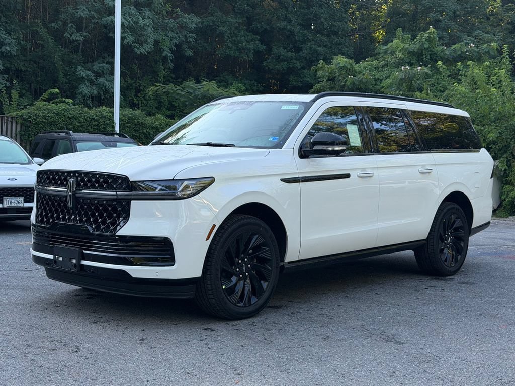 New 2027 Lincoln Navigator L Reserve w/ Jet Appearance Package AWD/4WD image 3