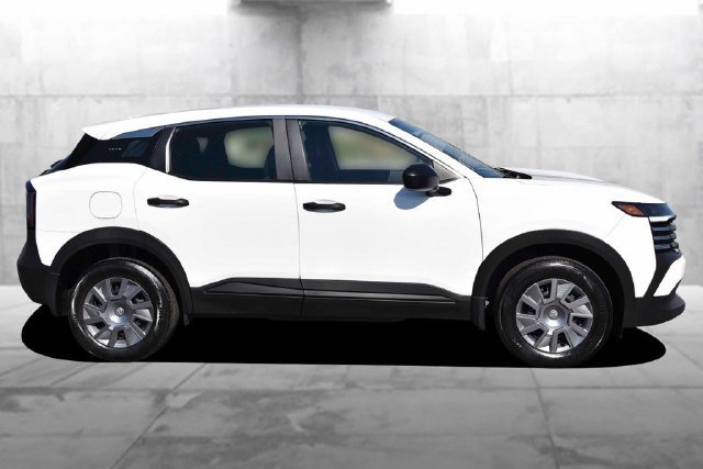 Used 2025 Nissan Kicks S FWD image 5