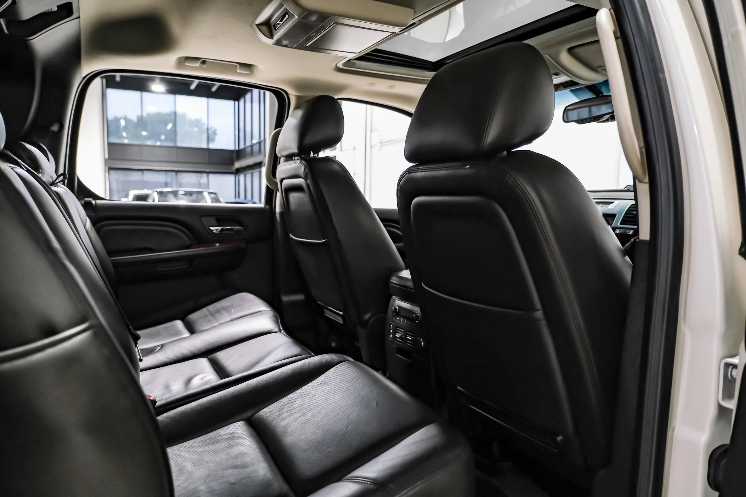 Used 2013 Cadillac Escalade EXT Premium AWD/4WD image 37