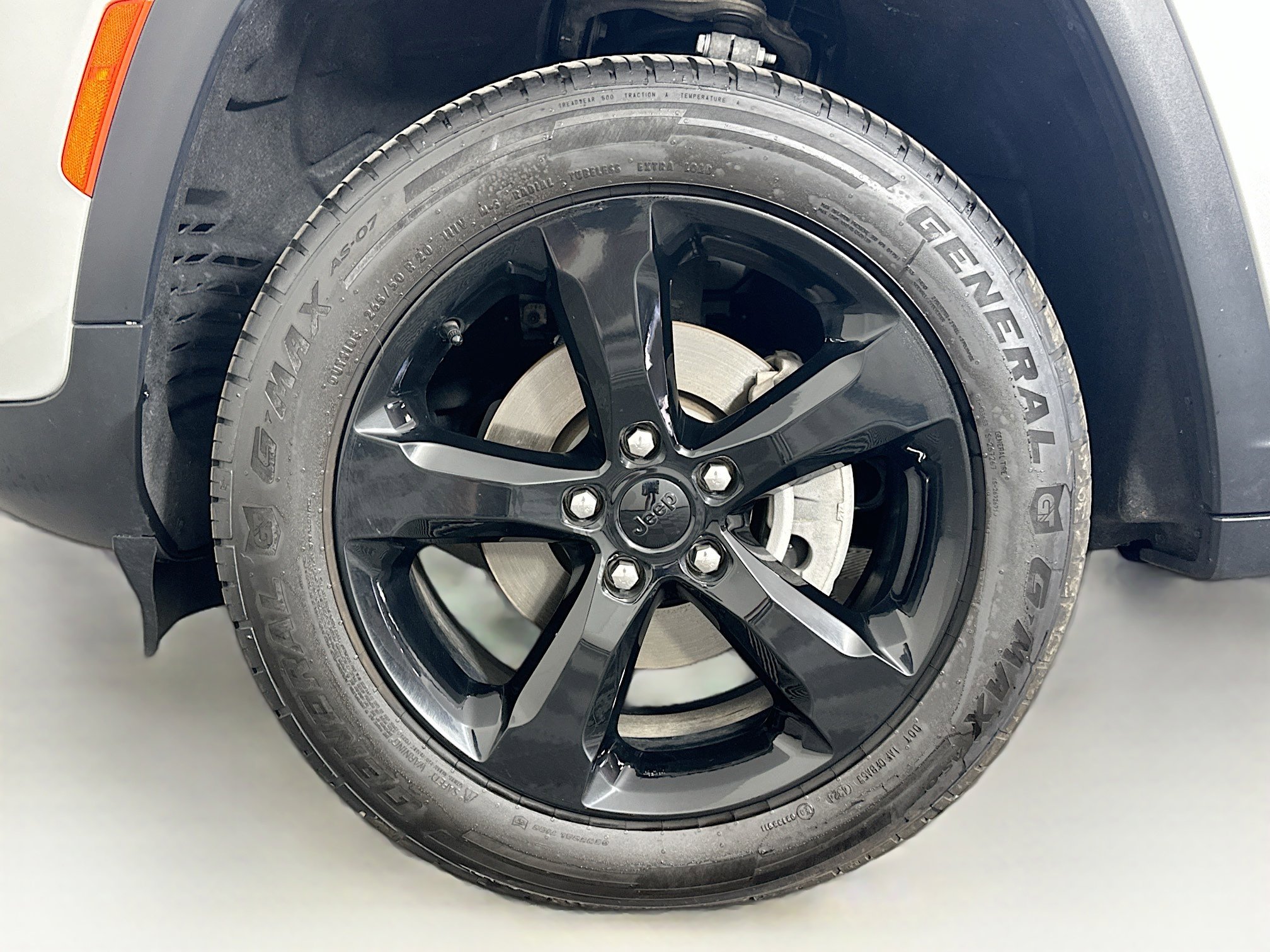 Used 2023 Jeep Grand Cherokee Altitude image 11