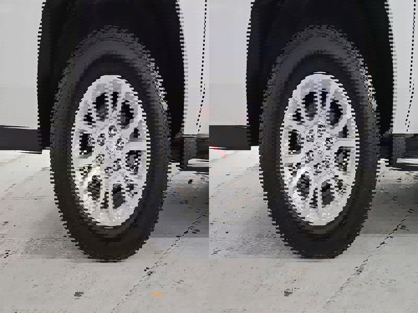 Used 2017 GMC Yukon XL SLE w/ HD Trailering Package image 13