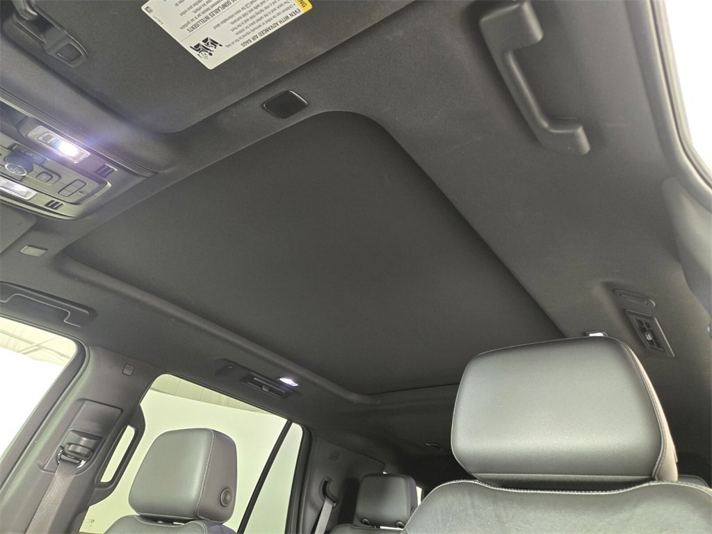 Used 2021 Chevrolet Tahoe LT w/ LT Signature Package image 16