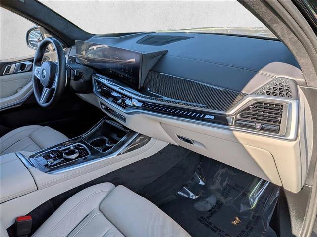 Certified 2025 BMW X7 M60i AWD/4WD image 24