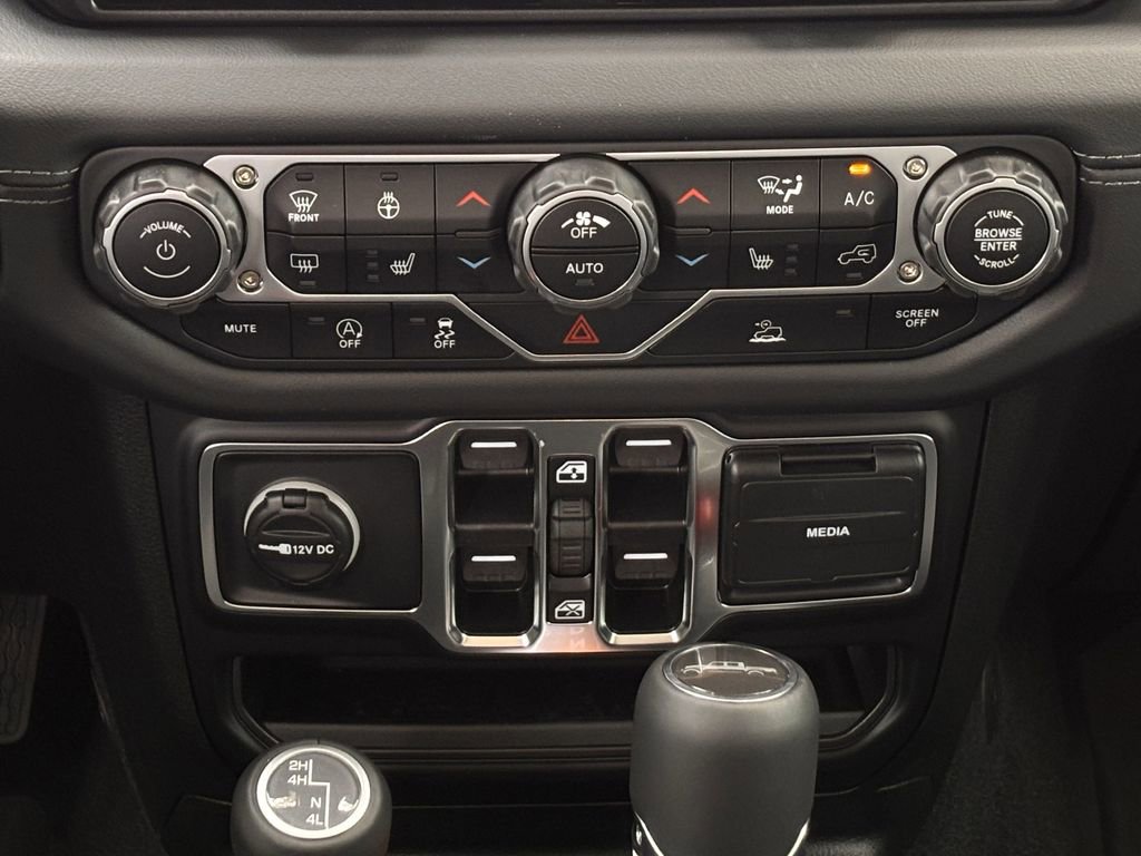 New 2025 Jeep Gladiator Sport image 14