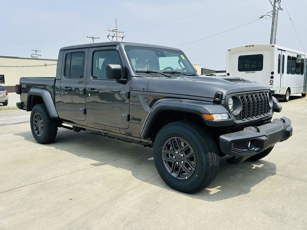 New 2025 Jeep Gladiator Sport image 2