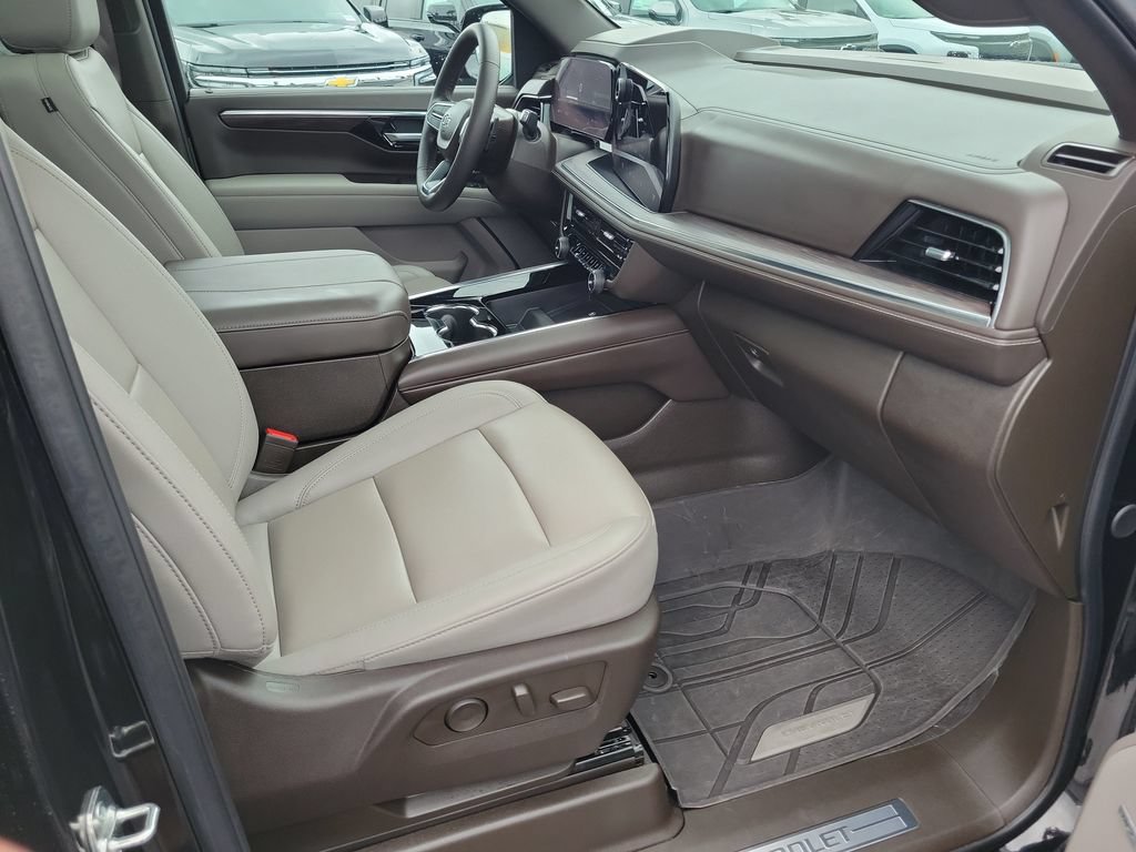 Used 2025 Chevrolet Tahoe Z71 AWD/4WD image 18