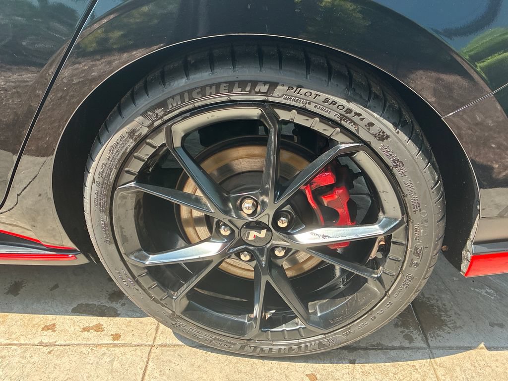Used 2024 Hyundai Elantra N FWD image 13
