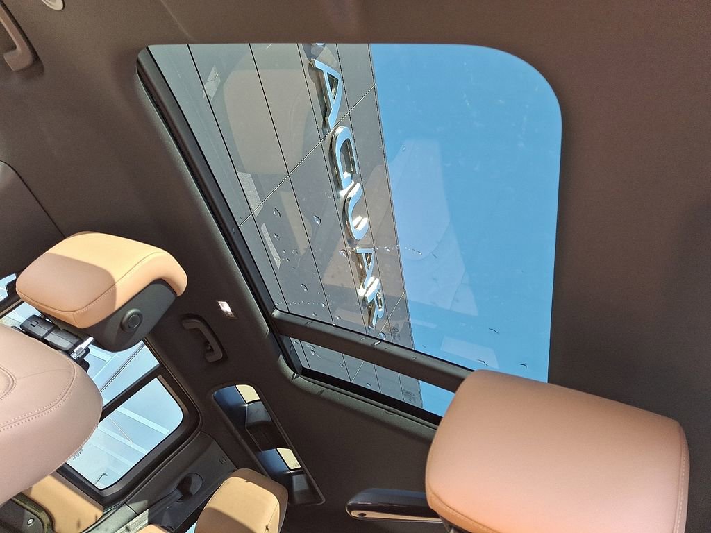 New 2026 Land Rover Defender 110 X-Dynamic SE AWD/4WD image 10