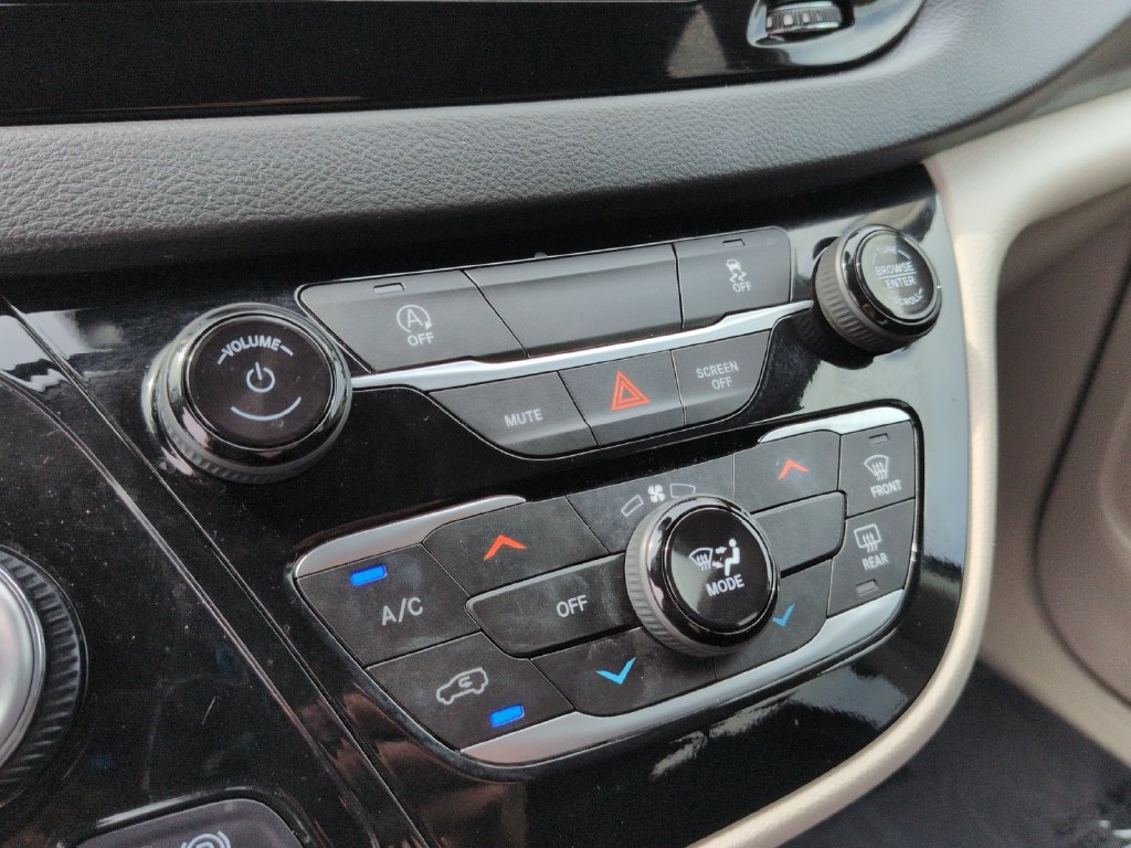 Used 2024 Chrysler Voyager LX FWD image 16