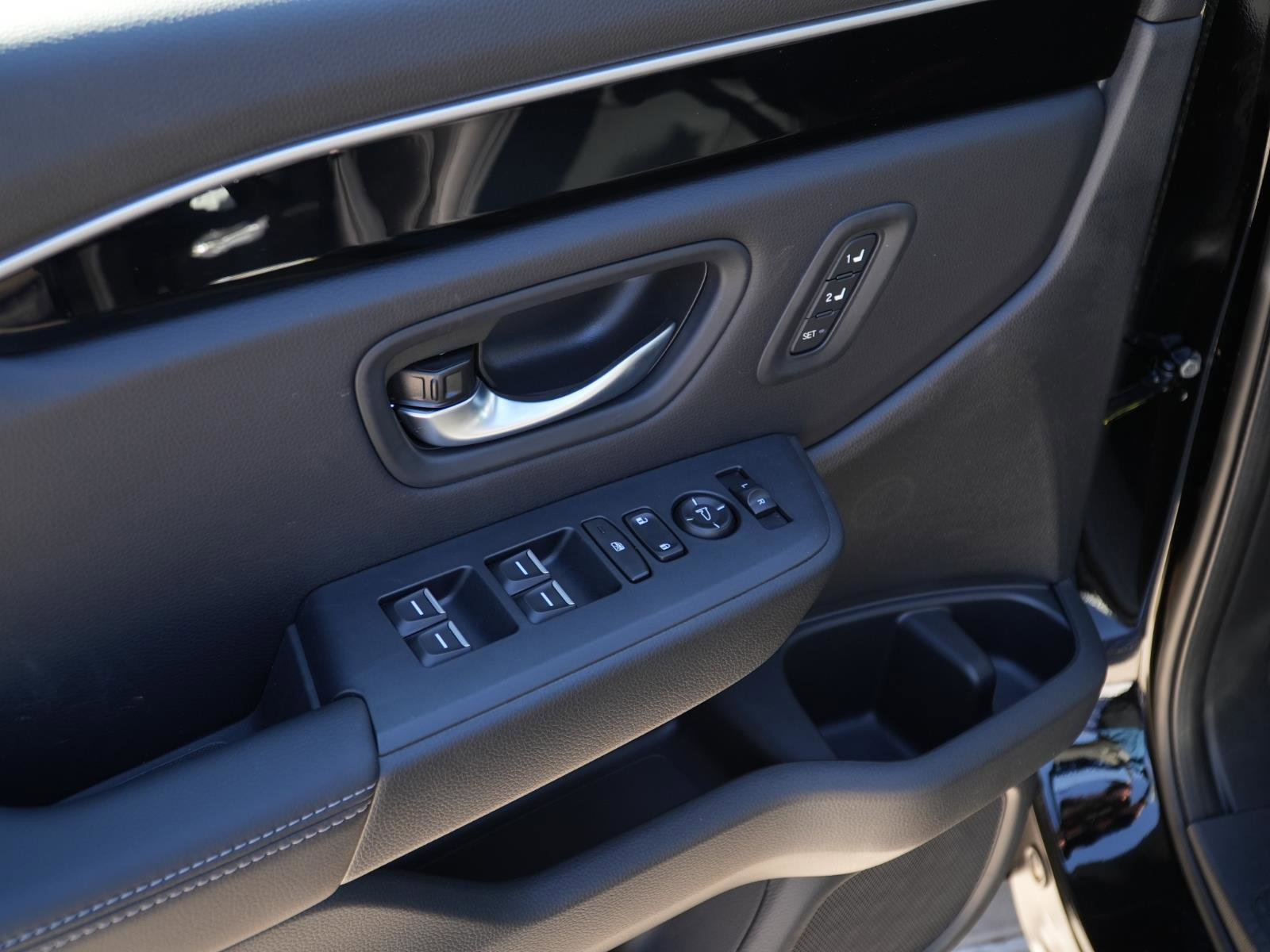 New 2025 Honda Pilot Touring image 14