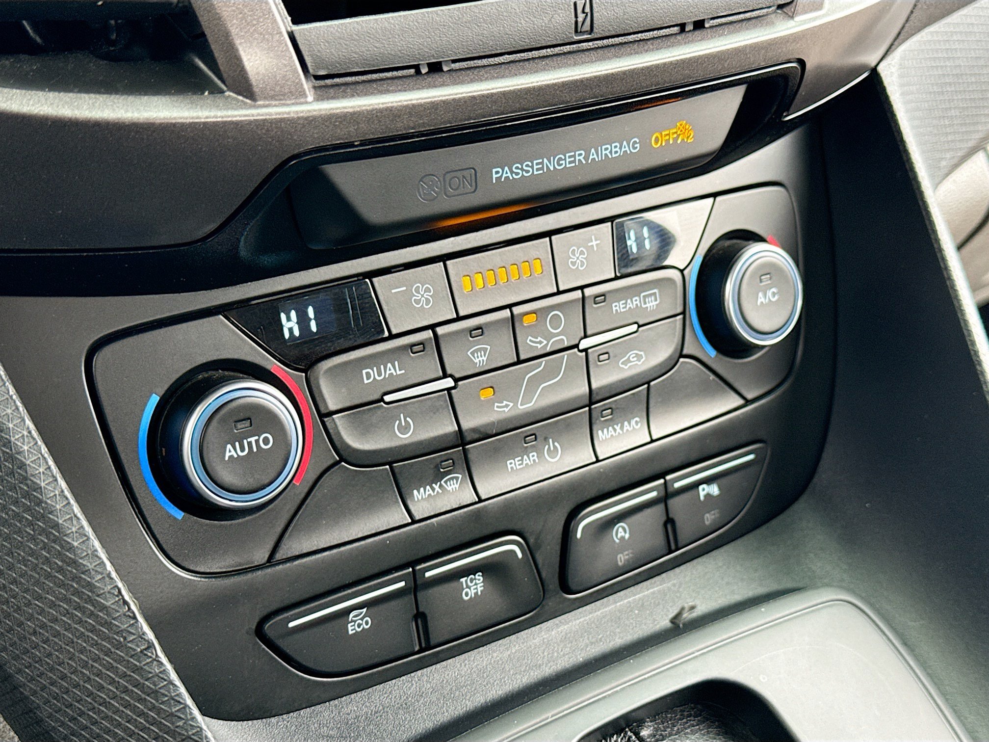 Used 2023 Ford Transit Connect XLT FWD image 11