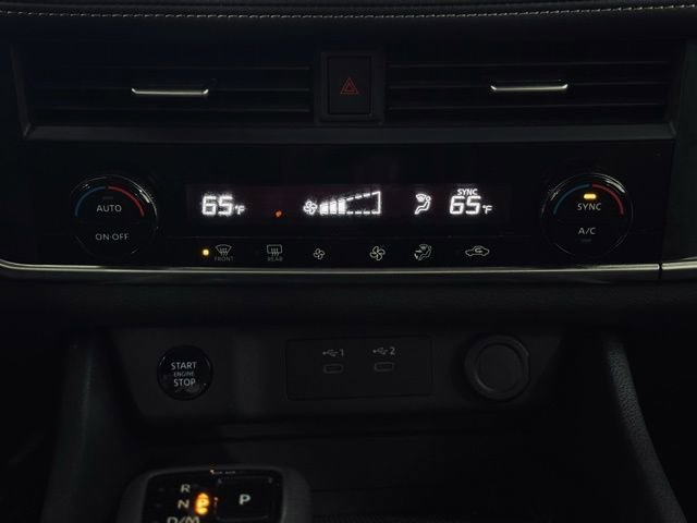 Used 2024 Nissan Rogue SV image 30