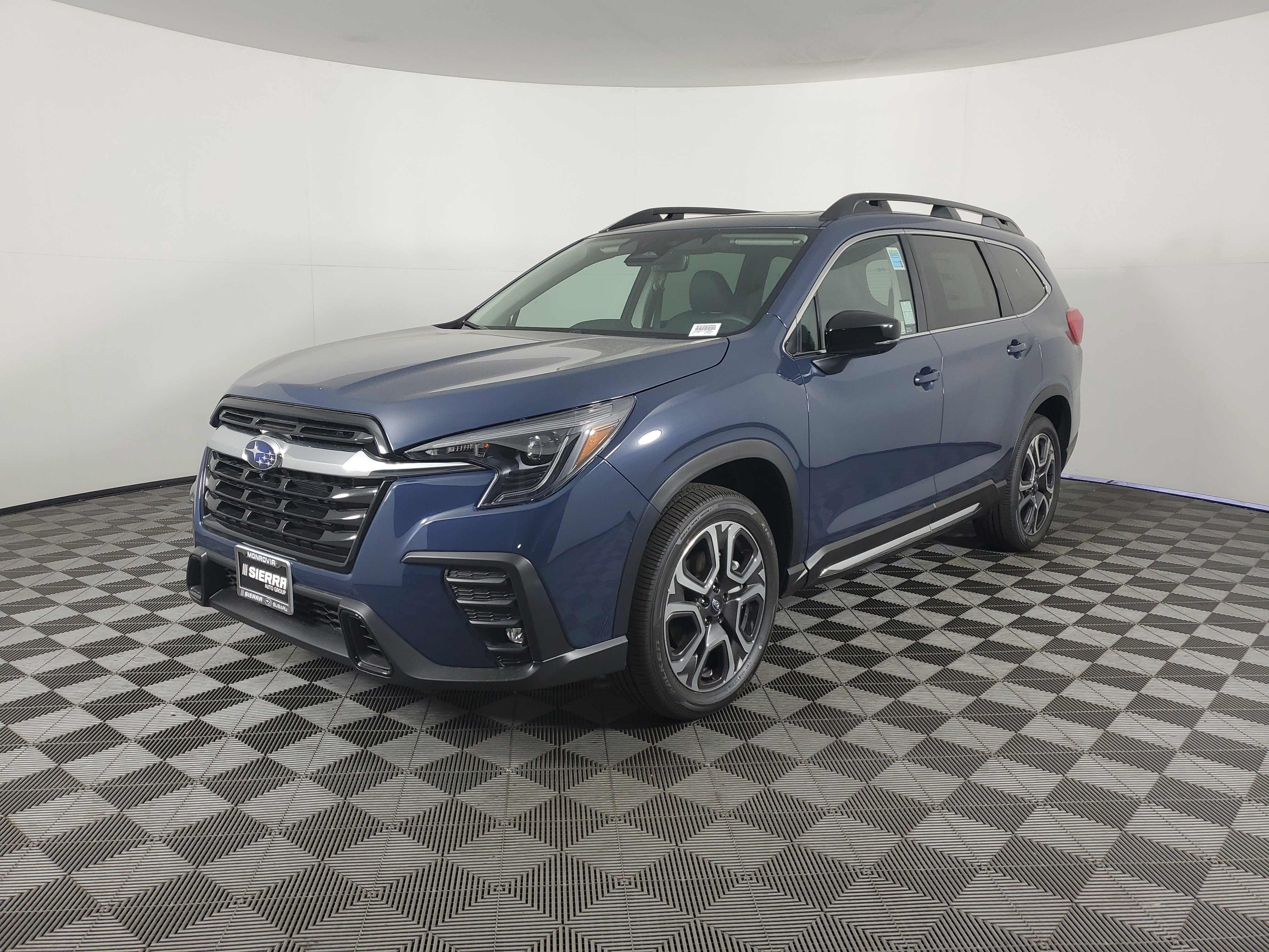 New 2025 Subaru Ascent Limited image 8