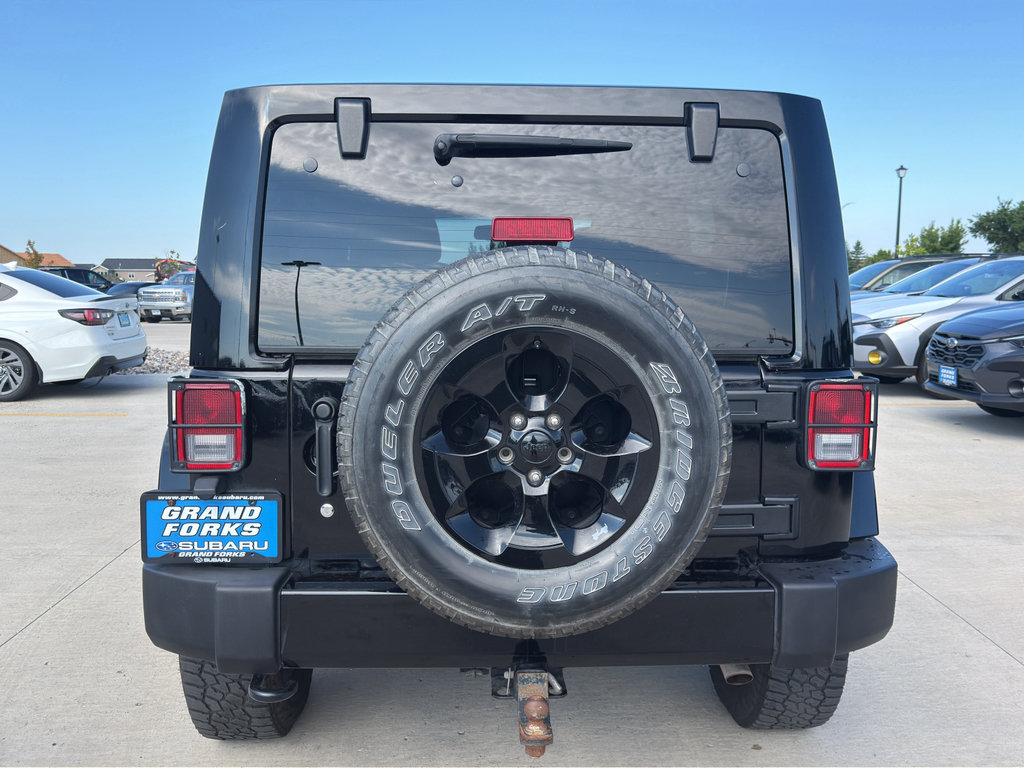 Used 2015 Jeep Wrangler Unlimited Sahara AWD/4WD image 6
