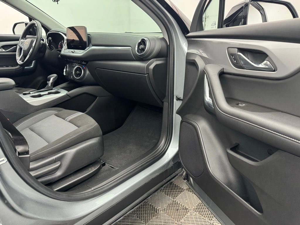 Used 2024 Chevrolet Blazer LT w/ Midnight/Sport Edition image 31