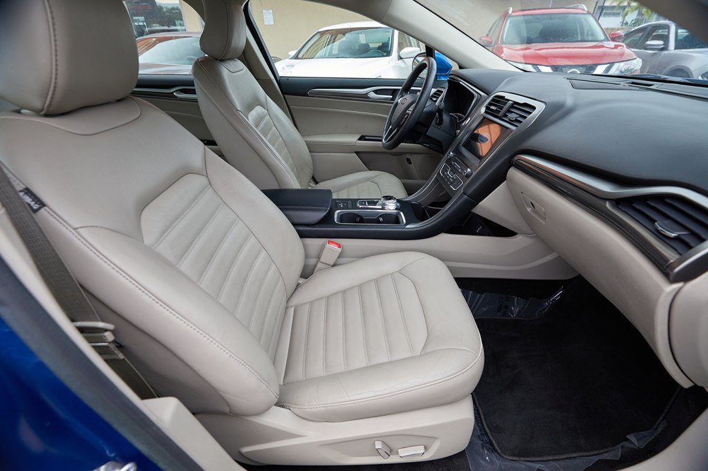 Used 2017 Ford Fusion Energi SE FWD image 13