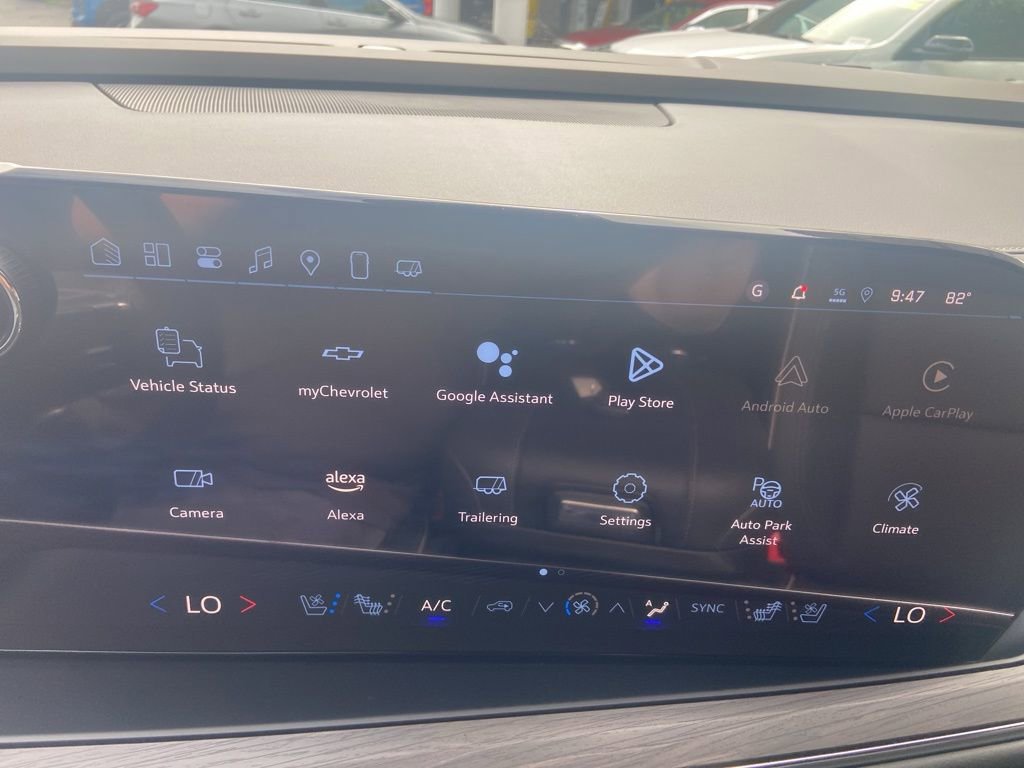 New 2025 Chevrolet Suburban Premier w/ Sun And Tow Package image 19