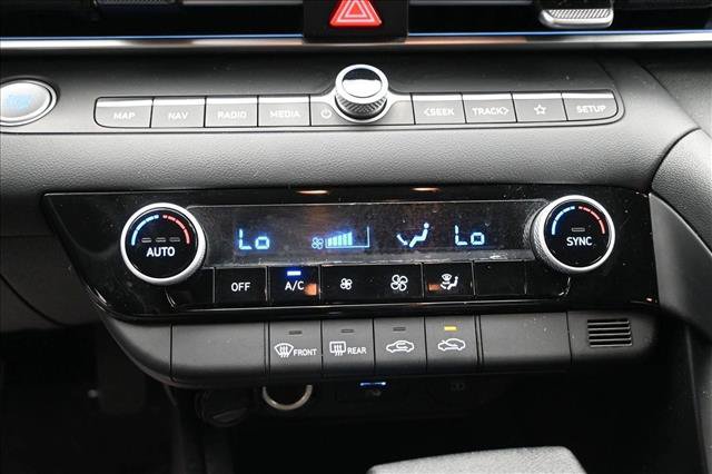 Used 2024 Hyundai Elantra SEL FWD image 16