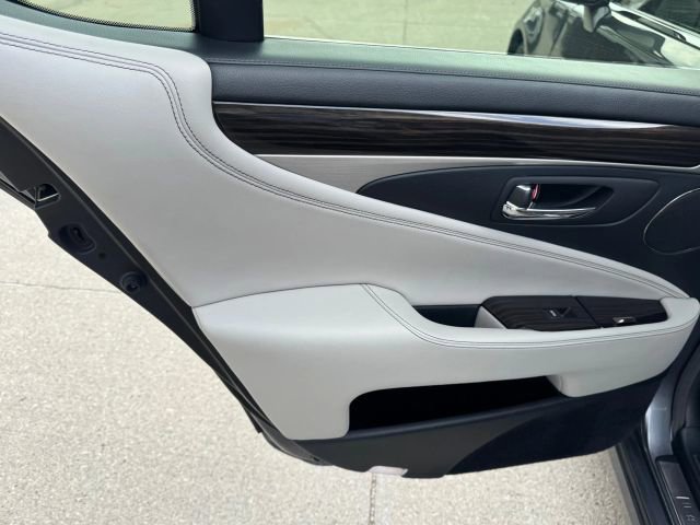 Used 2013 Lexus LS 460 image 27