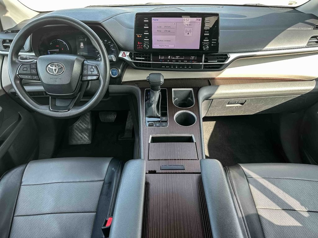 Used 2023 Toyota Sienna LE FWD image 11
