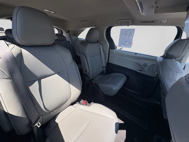 Certified 2022 Toyota Sienna XLE w/ XLE Plus Package FWD image 30
