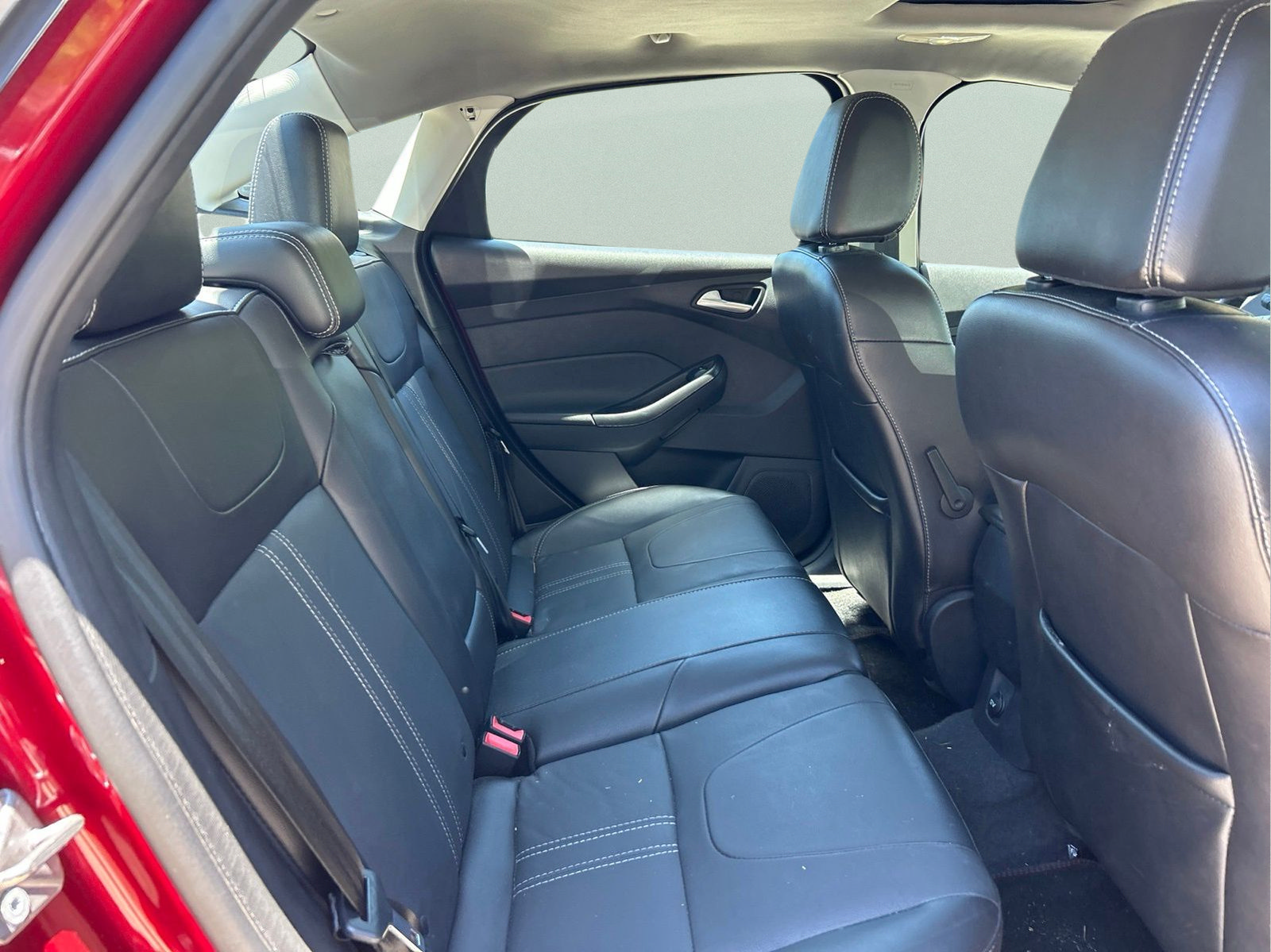 Used 2014 Ford Focus SE w/ Equipment Group 201A FWD image 11