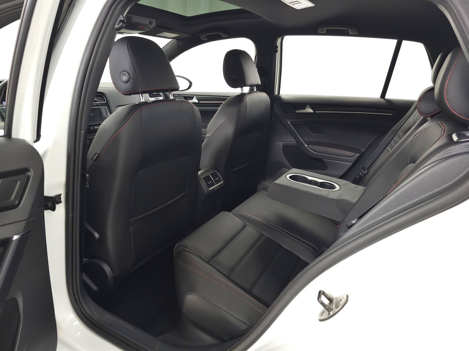 Used 2016 Volkswagen GTI SE FWD image 24