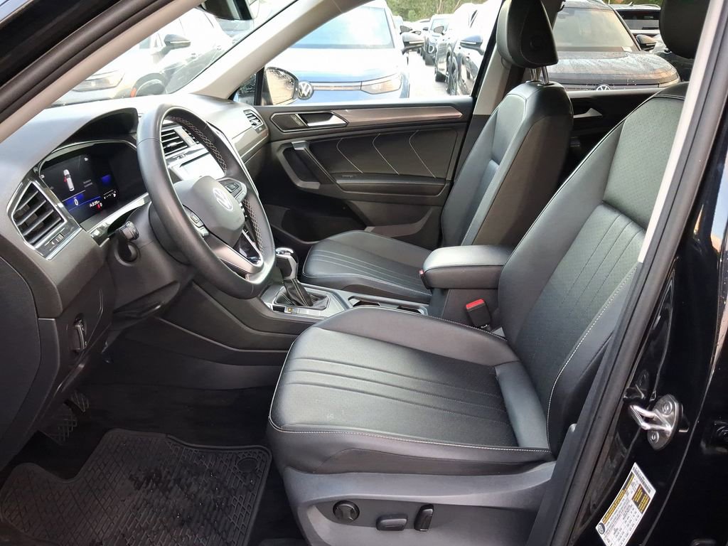 Certified 2023 Volkswagen Tiguan SE FWD image 14