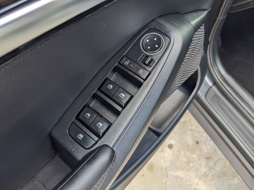 Certified 2025 Kia Seltos EX image 19